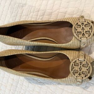 Tory Burch Textured Beige Wedges